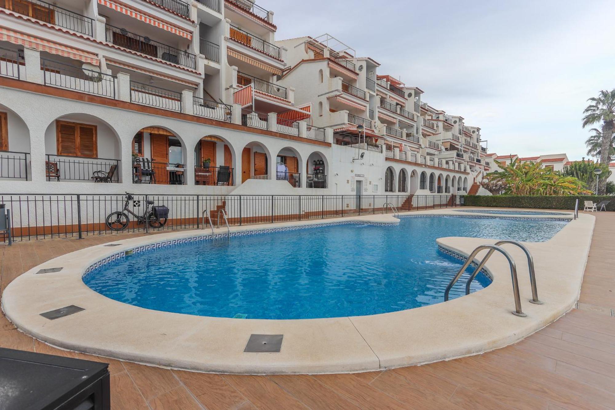 022 - Las Palmeras III - 001 - Comfortholidays Santa Pola Esterno foto