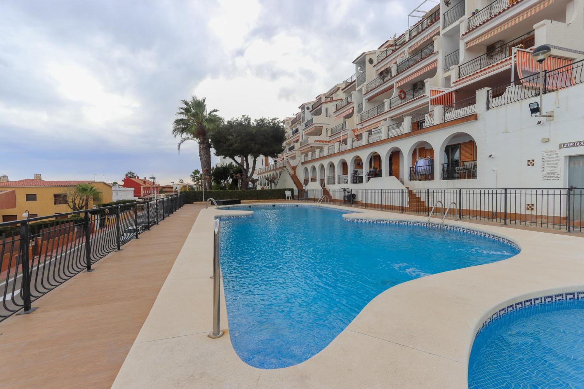 022 - Las Palmeras III - 001 - Comfortholidays Santa Pola Esterno foto