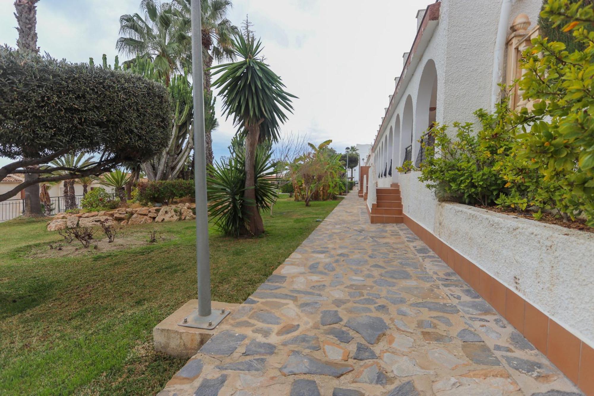 022 - Las Palmeras III - 001 - Comfortholidays Santa Pola Esterno foto